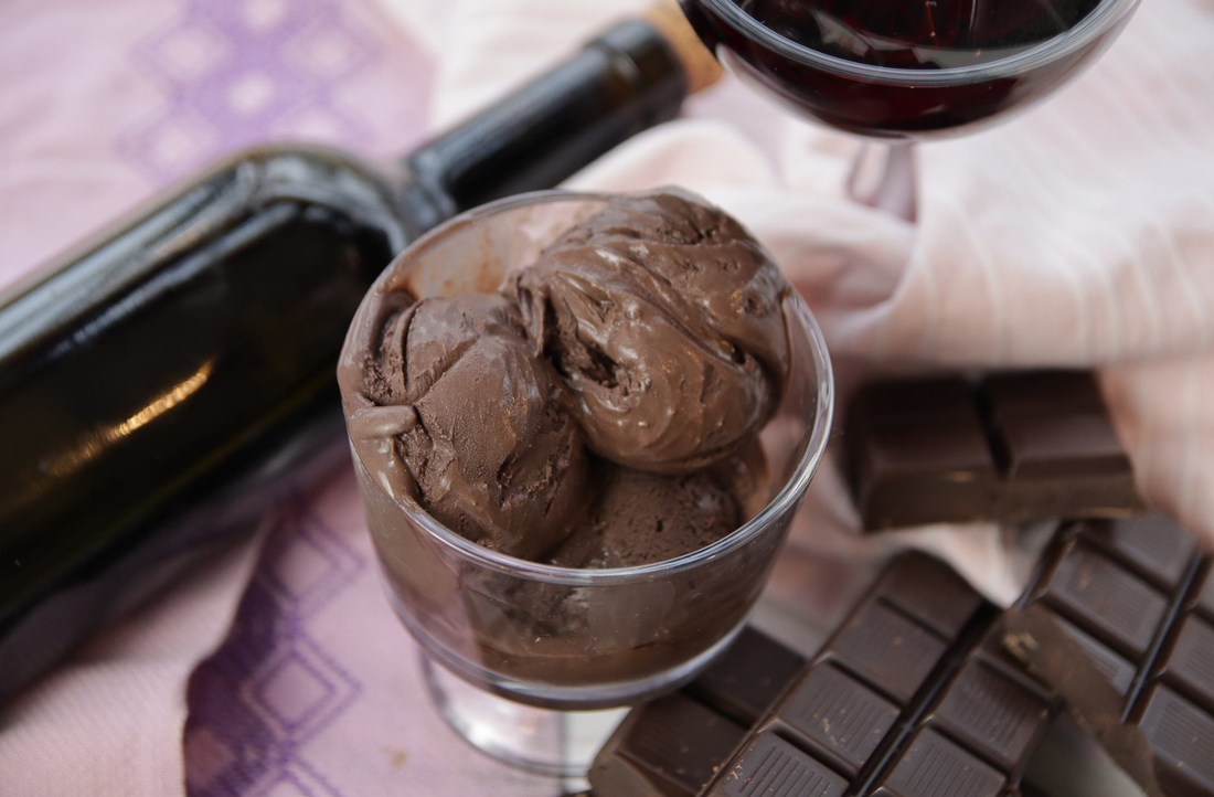 How to Make Wine Ice Cream Floats with Clementine's